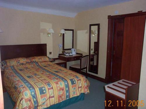 Cedar Tree Hotel Rugeley Room photo