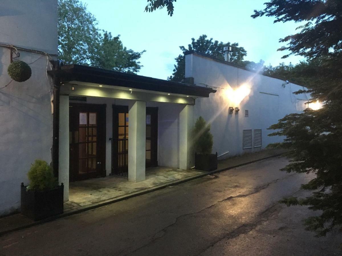 Cedar Tree Hotel Rugeley Exterior photo